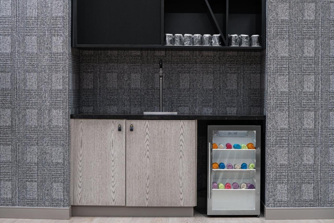 Courtyard By Marriott Calgary Downtown Hotel Exterior foto